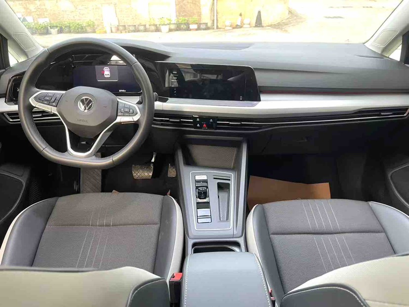 Volkswagen Golf 2022 car image #5