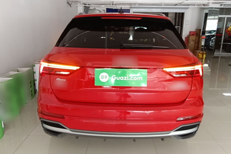 Audi Q3 2019 car image #6