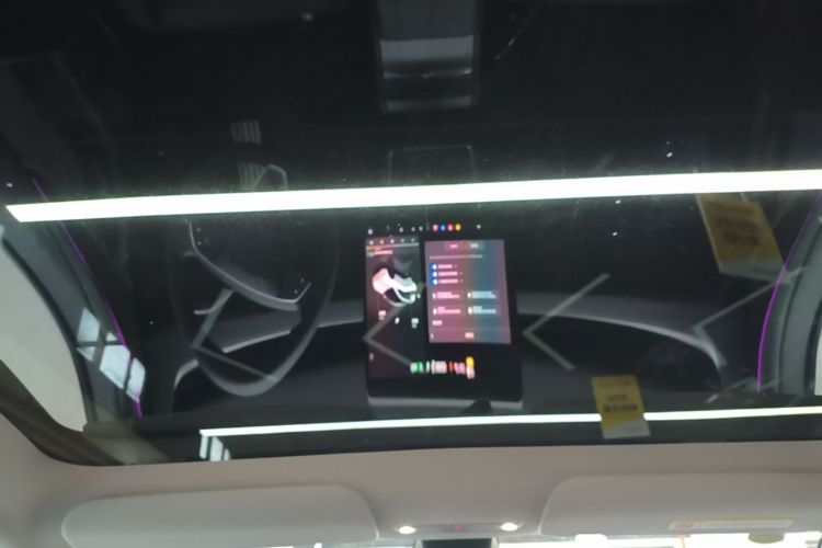Tesla Model Y 2025 car image #18
