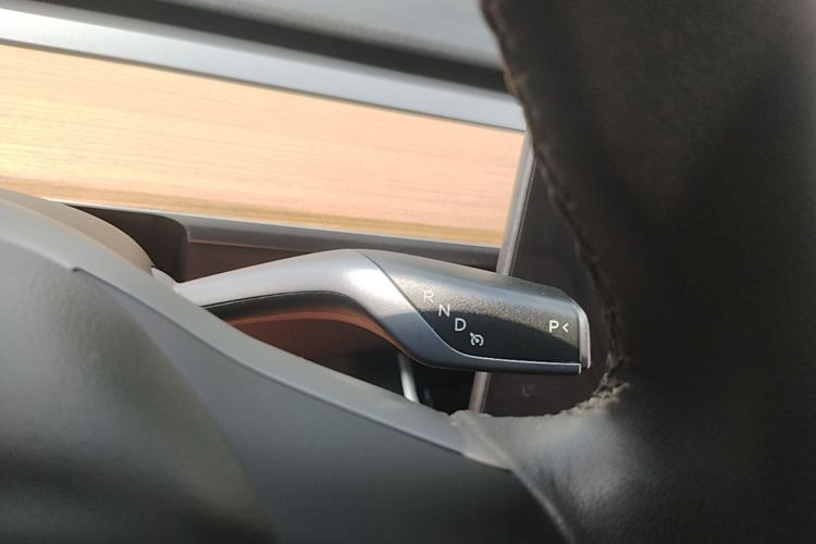 Tesla Model 3 2020 car image #14