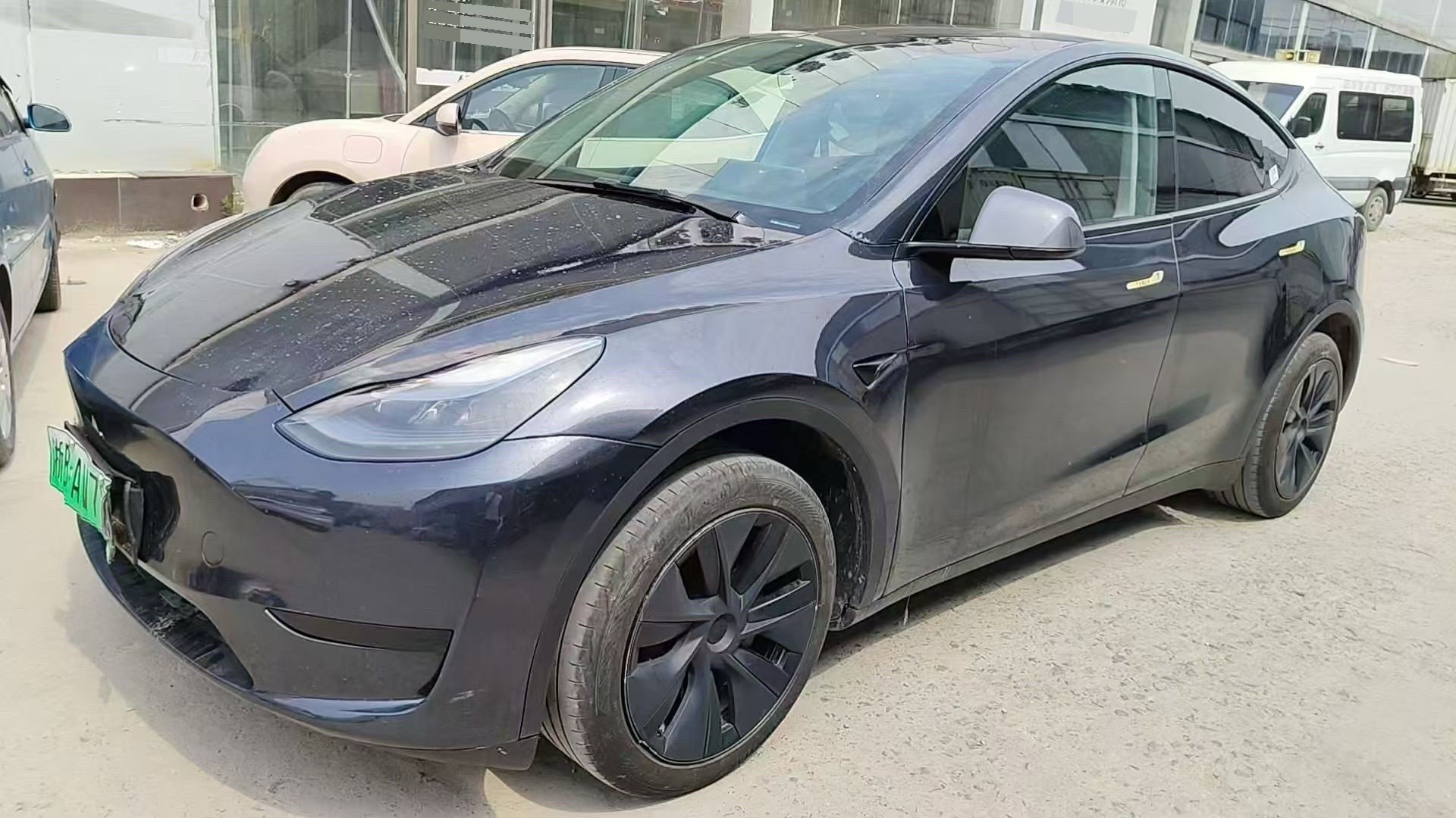 Tesla Model Y 2025 car image 