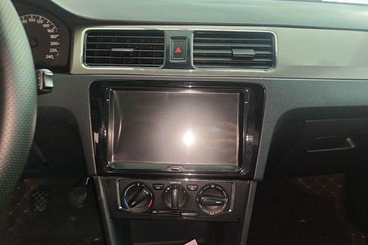Volkswagen Santana 2016 car image #13