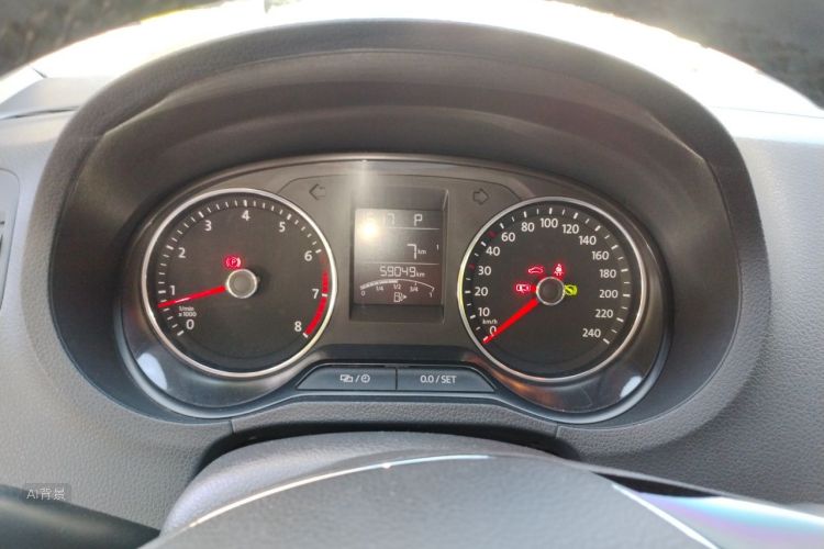 Volkswagen Polo 2016 car image #13