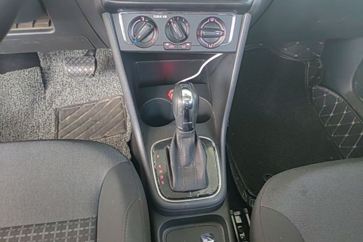 Volkswagen Polo 2016 #18 Volkswagen Polo 2016 car image #18