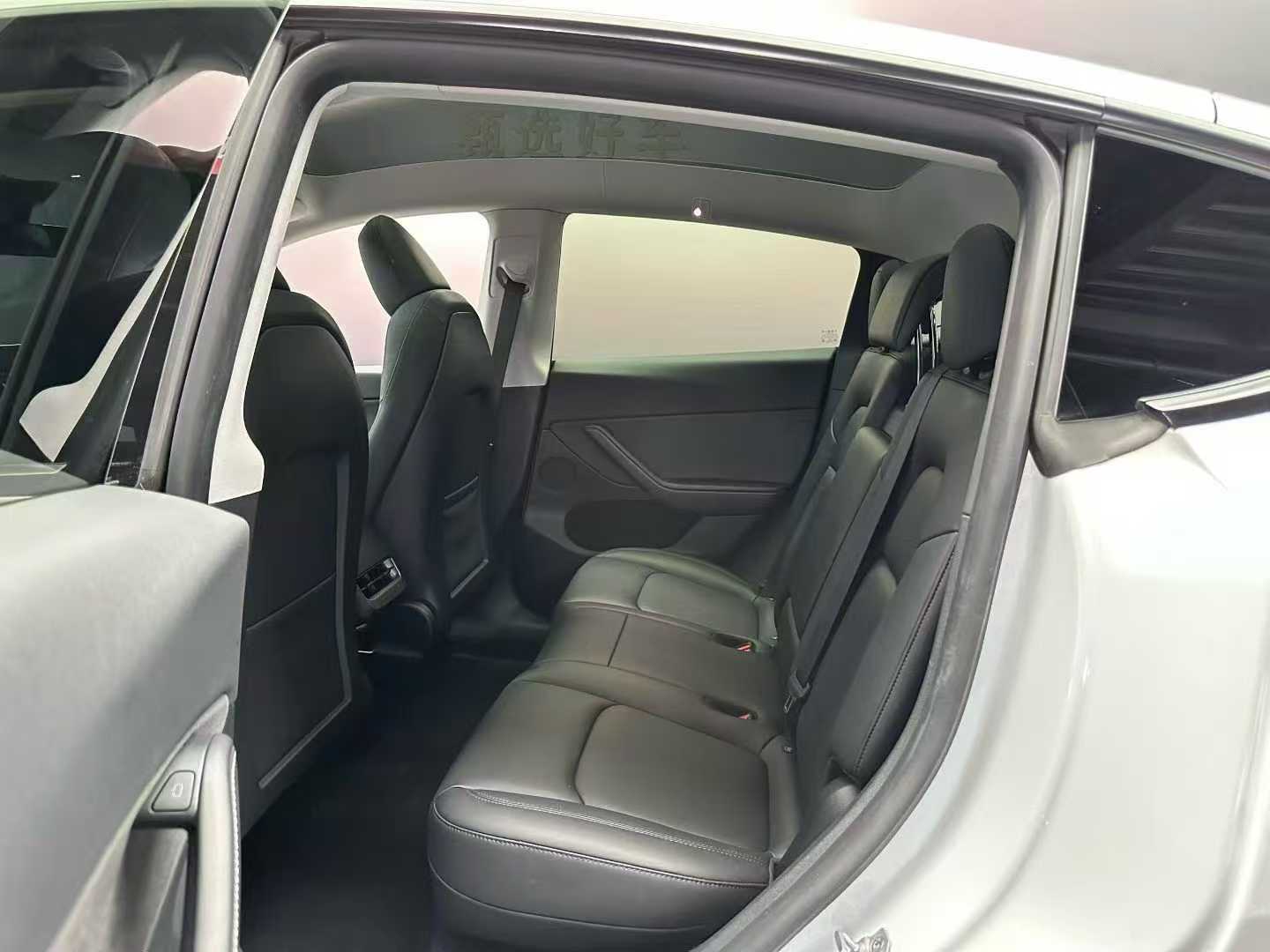 Tesla Model Y 2024 #5 Tesla Model Y 2024 car image #5