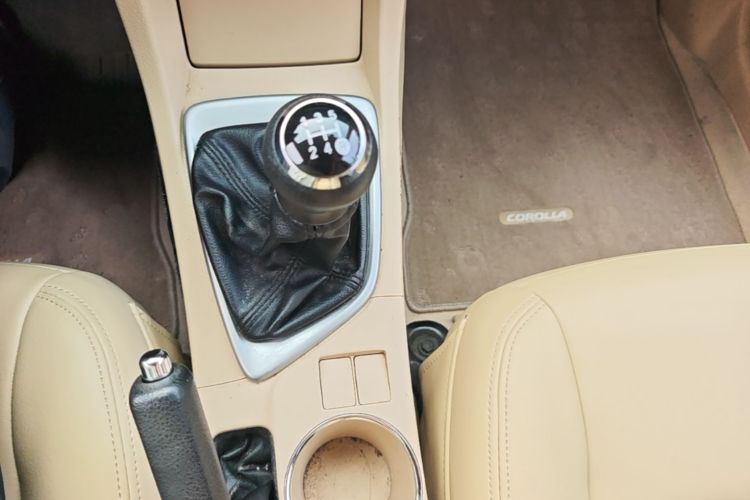 Toyota Corolla 2015 car image #16