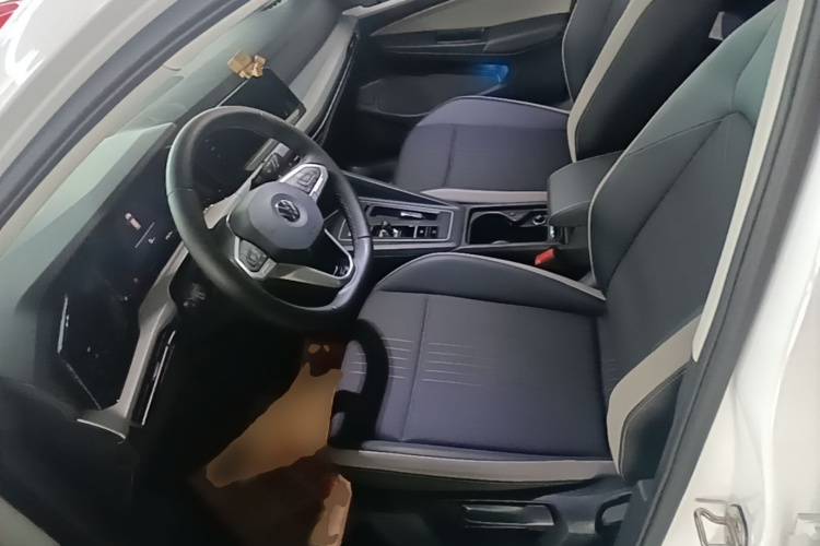 Volkswagen Golf 2021 car image #15