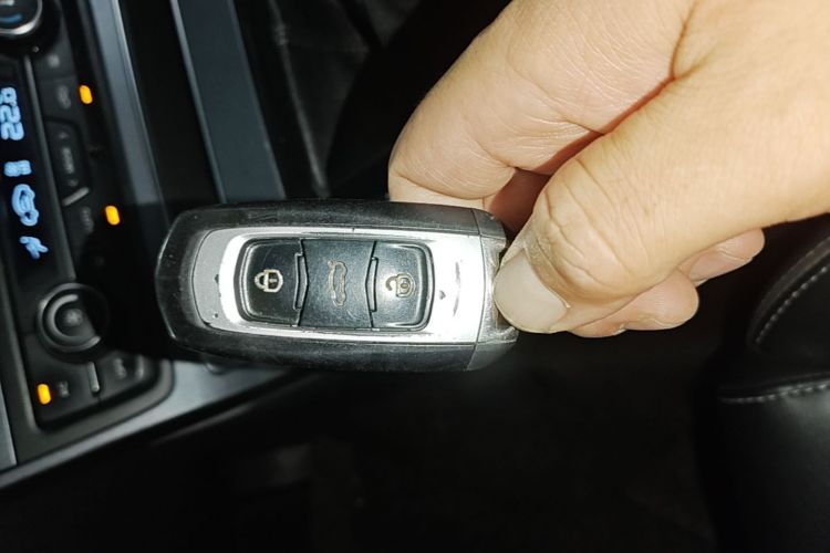GEELY Emgrand 2018 car image #10