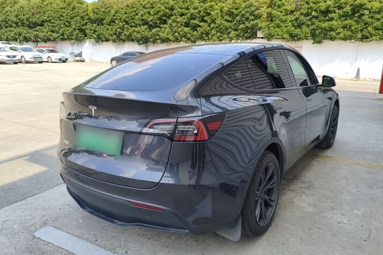 Tesla Model Y 2024 #7 Tesla Model Y 2024 صورة سيارة #7