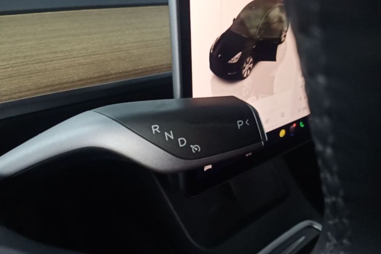 Tesla Model Y 2023 #14 Tesla Model Y 2023 car image #14