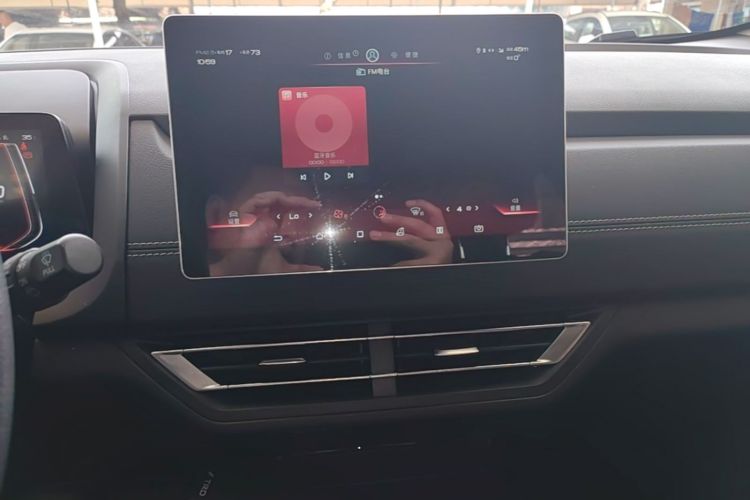 BYD Yuan New Energy 2019 #13 BYD Yuan New Energy 2019 car image #13