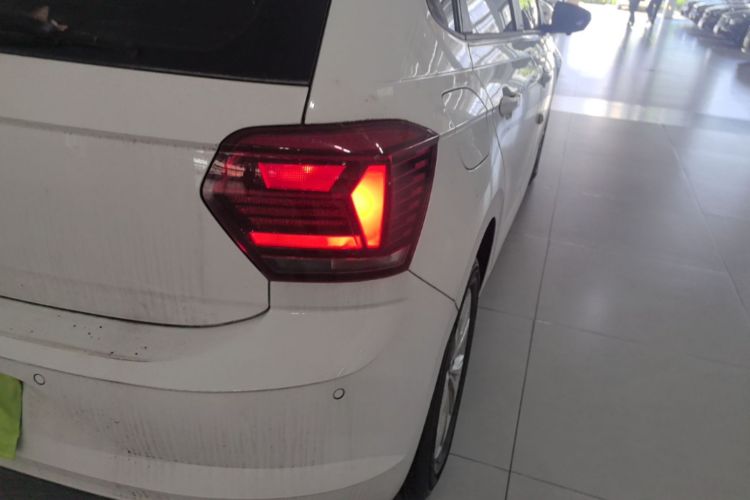 Volkswagen Polo 2022 car image #8