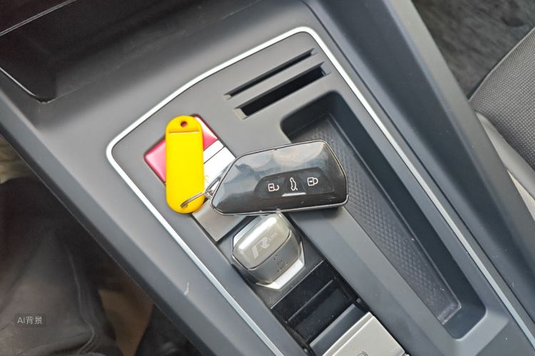 Volkswagen Golf 2023 imagem de carro #10