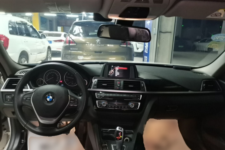 BMW 3 Series 2017 #10 BMW 3 Series 2017 car image #10