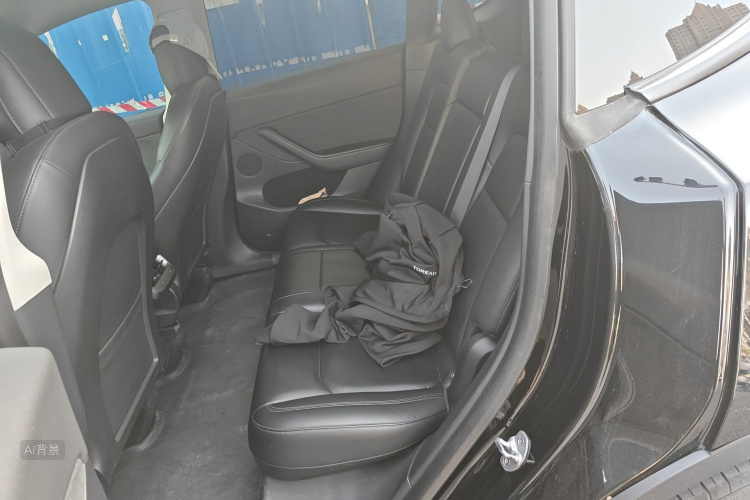 Tesla Model Y 2022 car image #19