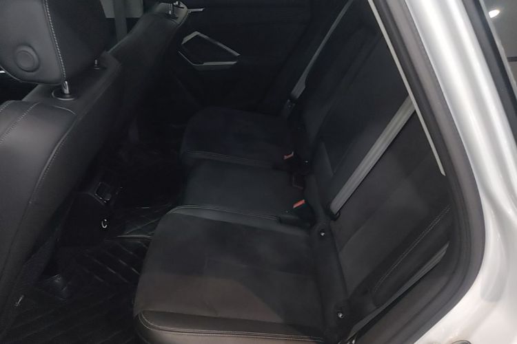 Audi Q3 2022 car image #17