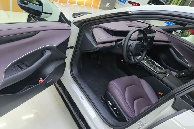 MI SU7 2025 car image #16