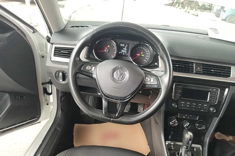 Volkswagen Bora 2018 car image #11
