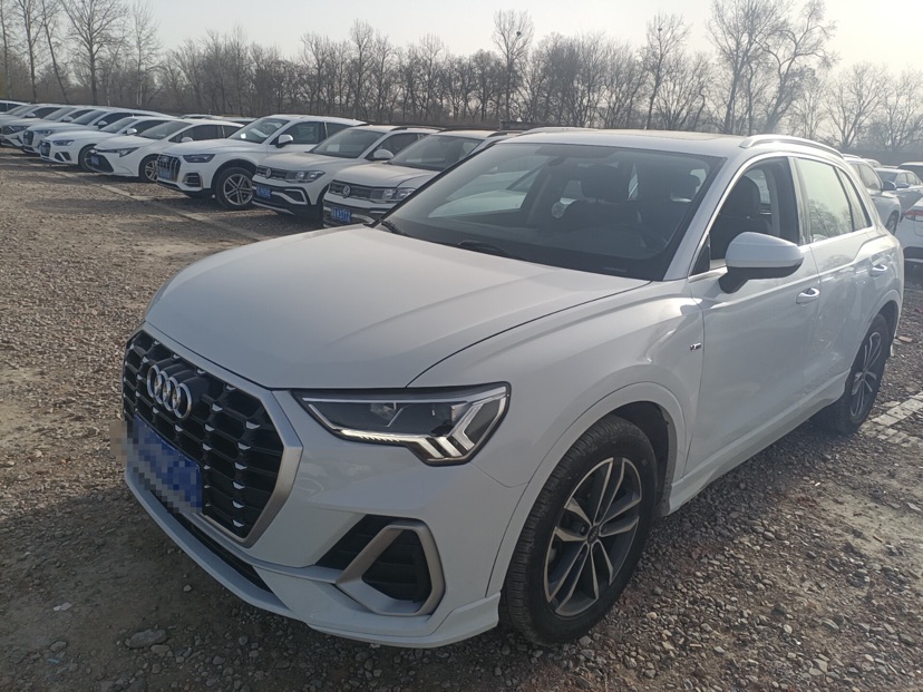 Audi Q3 2022 Audi Q3 2022 car image