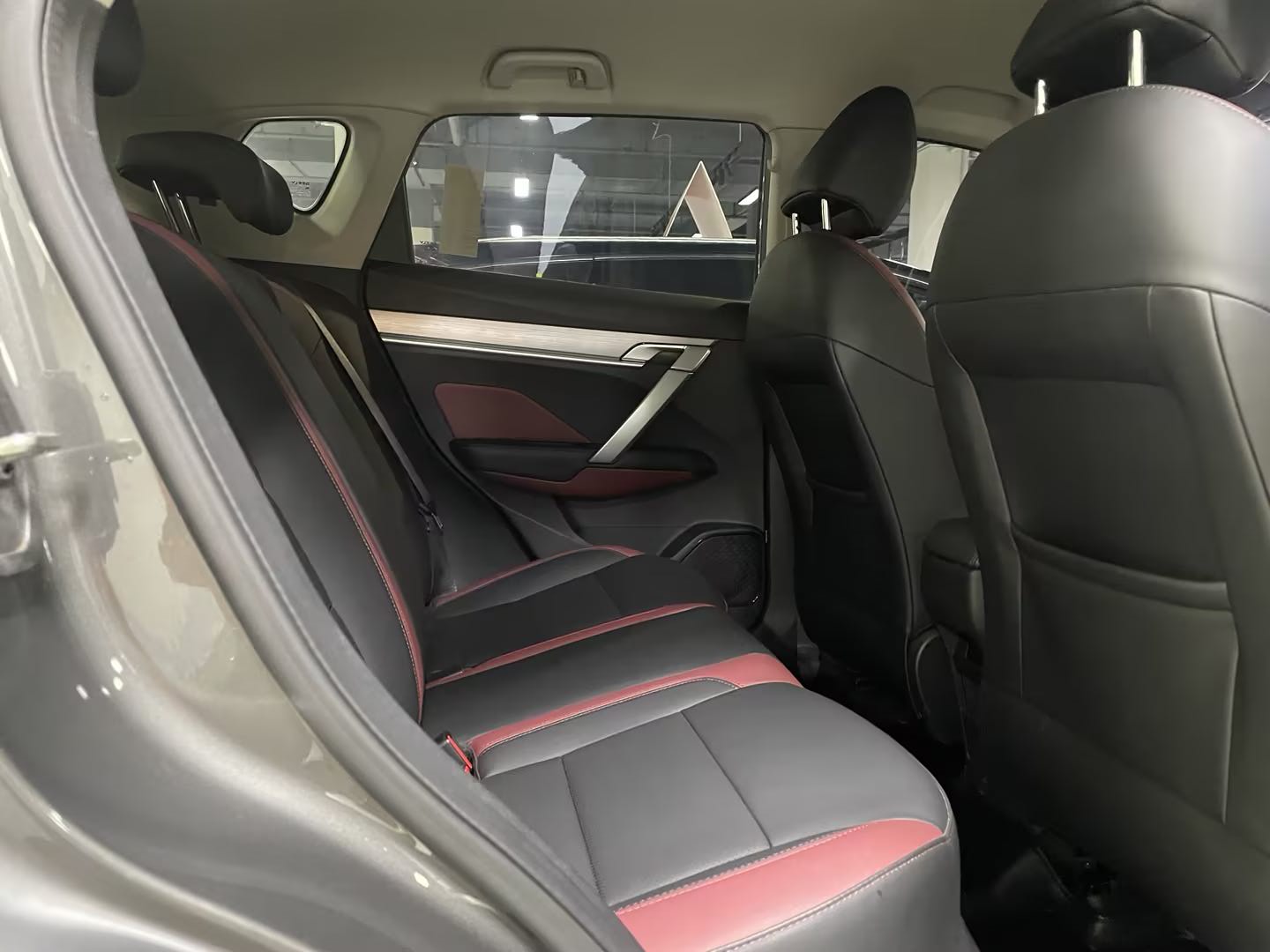 GEELY Coolray 2022 صورة سيارة #4