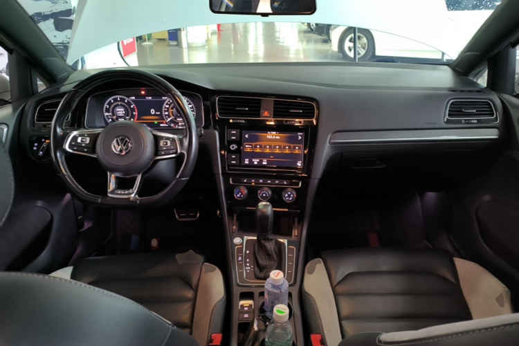 Volkswagen Golf 2019 #10 Volkswagen Golf 2019 car image #10