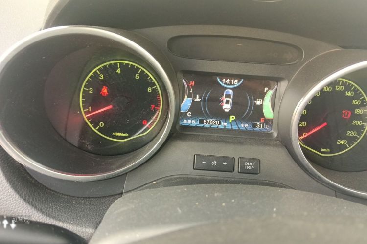 BYD Yuan 2018 #14 BYD Yuan 2018 car image #14