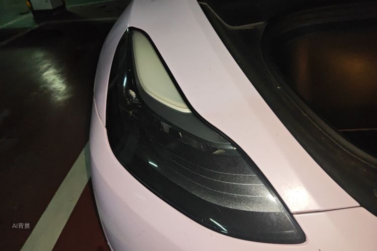 Tesla Model Y 2023 immagine di auto #8