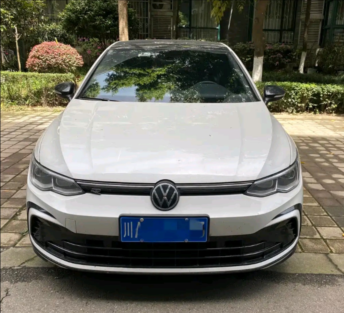 Volkswagen Golf 2023 car image #3