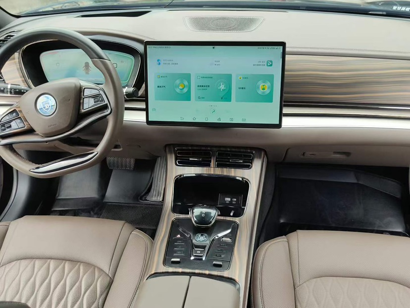 BYD Han 2023 car image #9