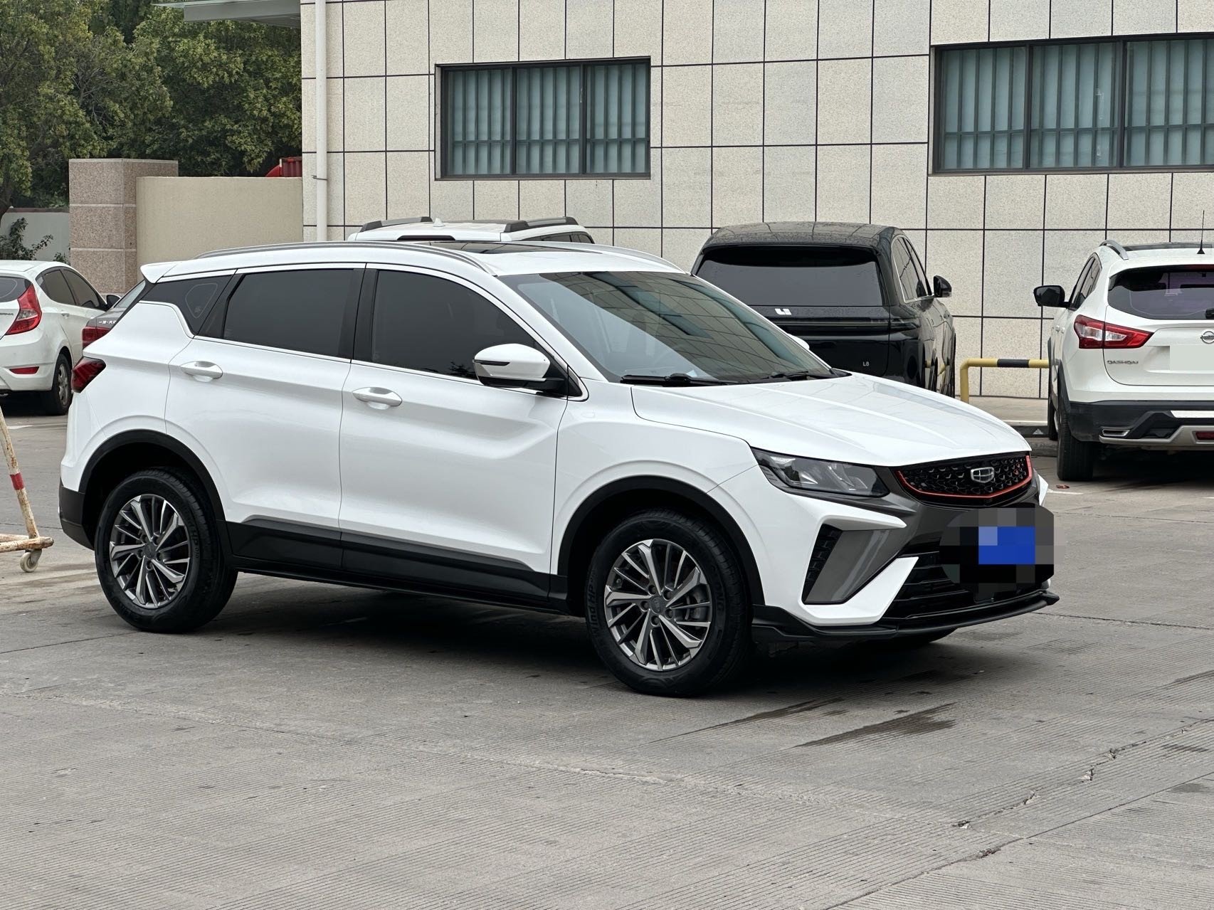 GEELY Coolray 2022 car image #3