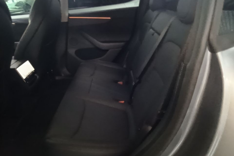 Tesla Model Y 2025 #13 Tesla Model Y 2025 car image #13