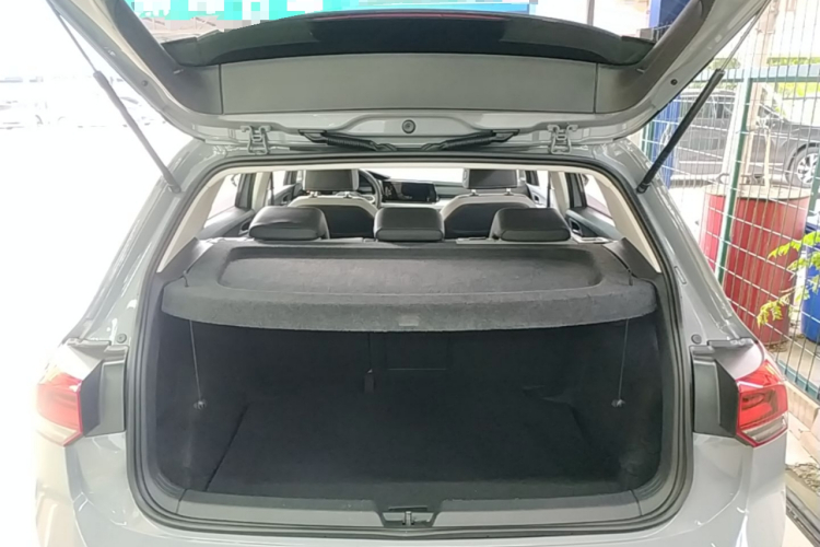 Volkswagen Golf 2024 #19 Volkswagen Golf 2024 صورة سيارة #19