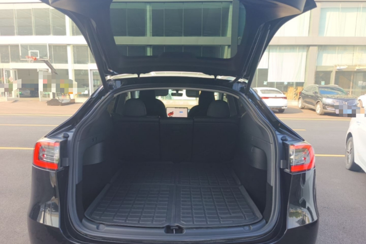 Tesla Model Y 2022 #19 Tesla Model Y 2022 car image #19