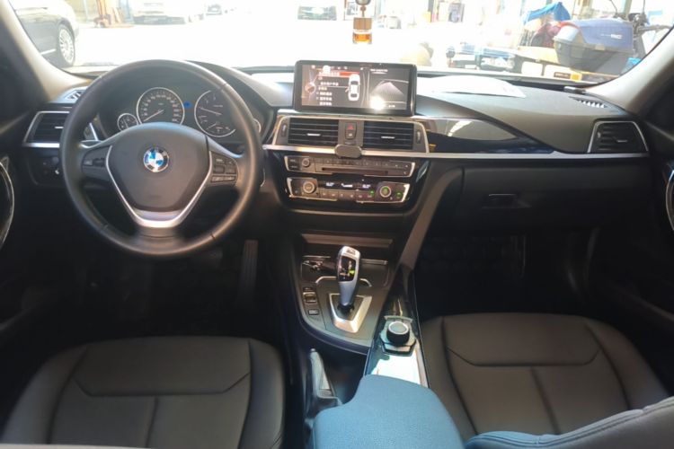 BMW 3 Series 2017 #11 BMW 3 Series 2017 car image #11