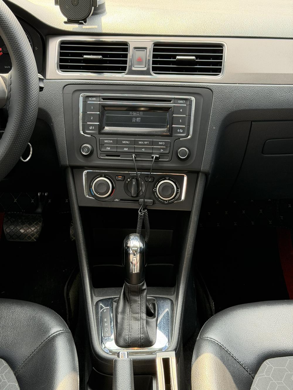 Volkswagen Santana 2016 #21 Volkswagen Santana 2016 car image #21