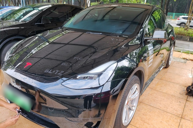 Tesla Model Y 2023 #2 Tesla Model Y 2023 car image #2