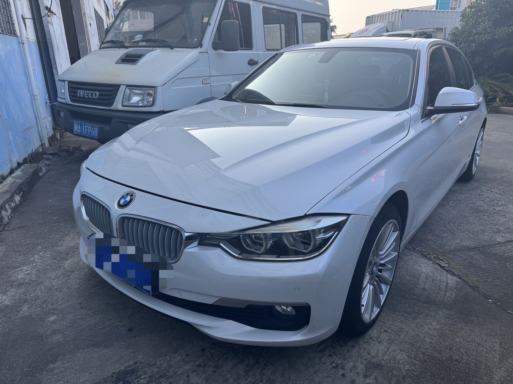 BMW 3 Series 2018 car image 