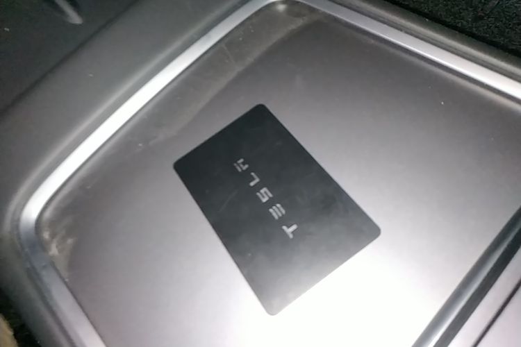 Tesla Model Y 2024 #9 Tesla Model Y 2024 car image #9