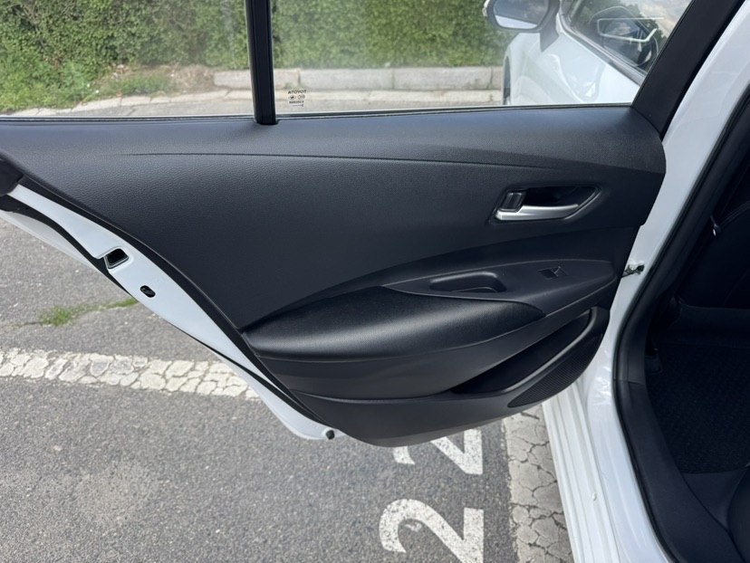 Toyota Corolla 2023 immagine di auto #12