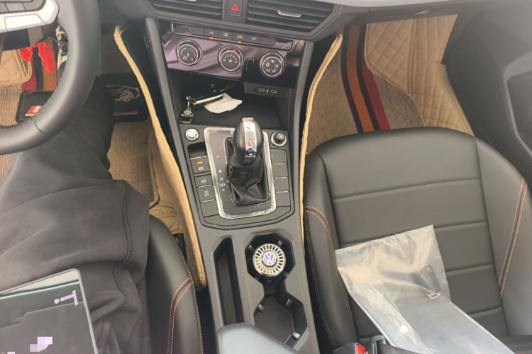Volkswagen Bora 2025 car image #14