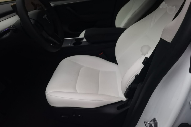 Tesla Model Y 2024 #15 Tesla Model Y 2024 car image #15