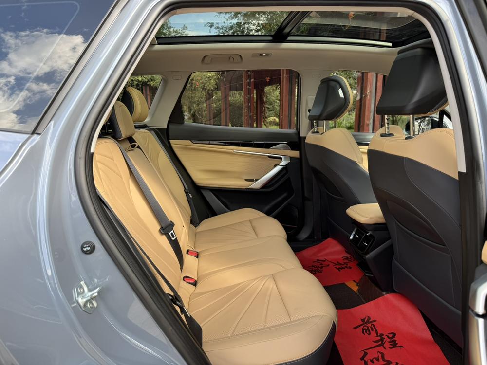 GEELY Boyue L 2023 car image #17