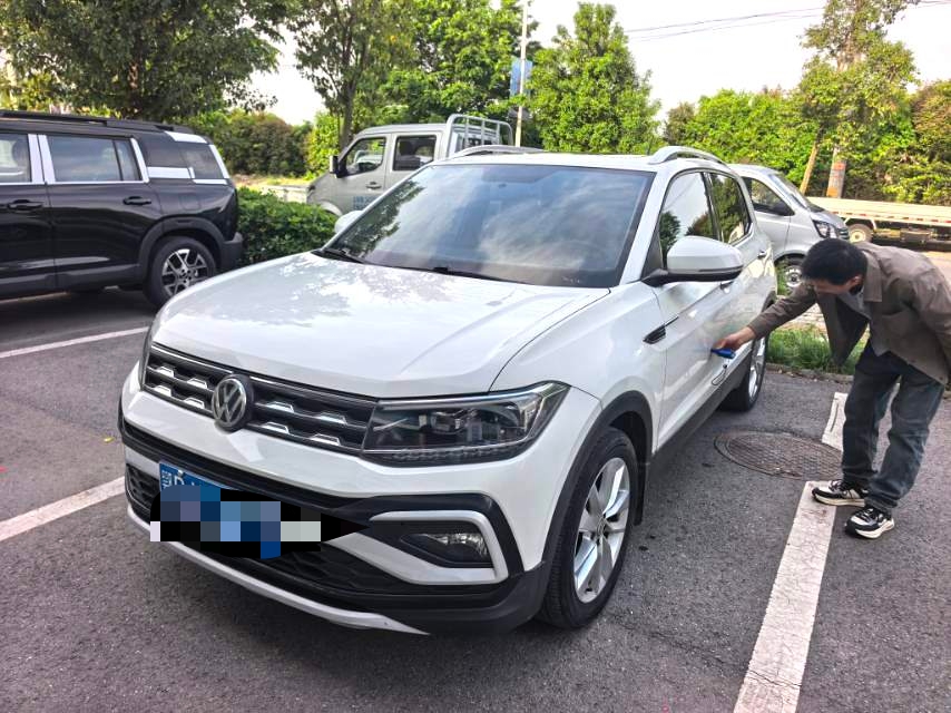 Volkswagen T-Cross 2020 Volkswagen T-Cross 2020 car image
