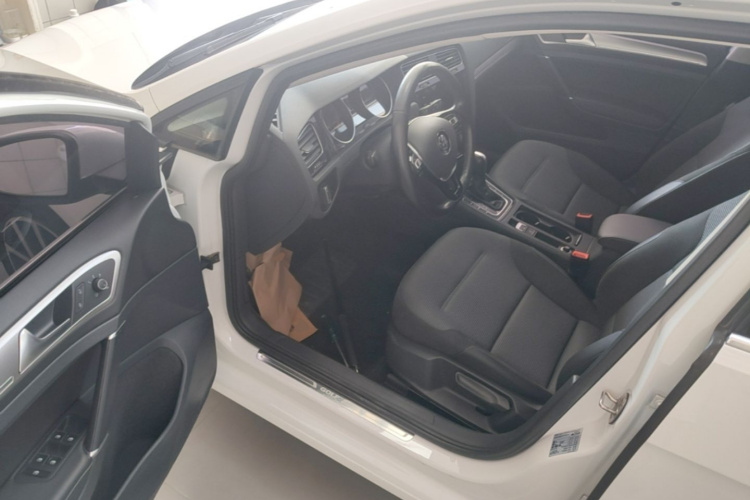 Volkswagen Golf 2020 #16 Volkswagen Golf 2020 car image #16