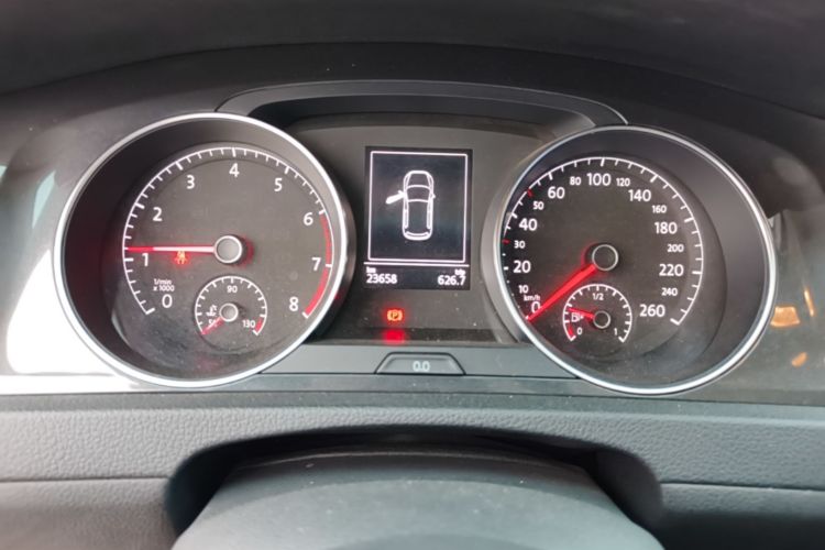 Volkswagen Golf 2018 car image #12