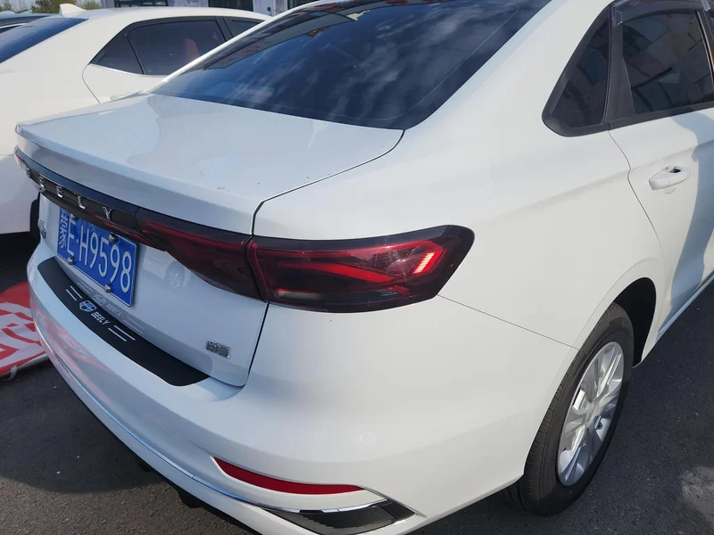 GEELY Emgrand 2025 image de voiture #5