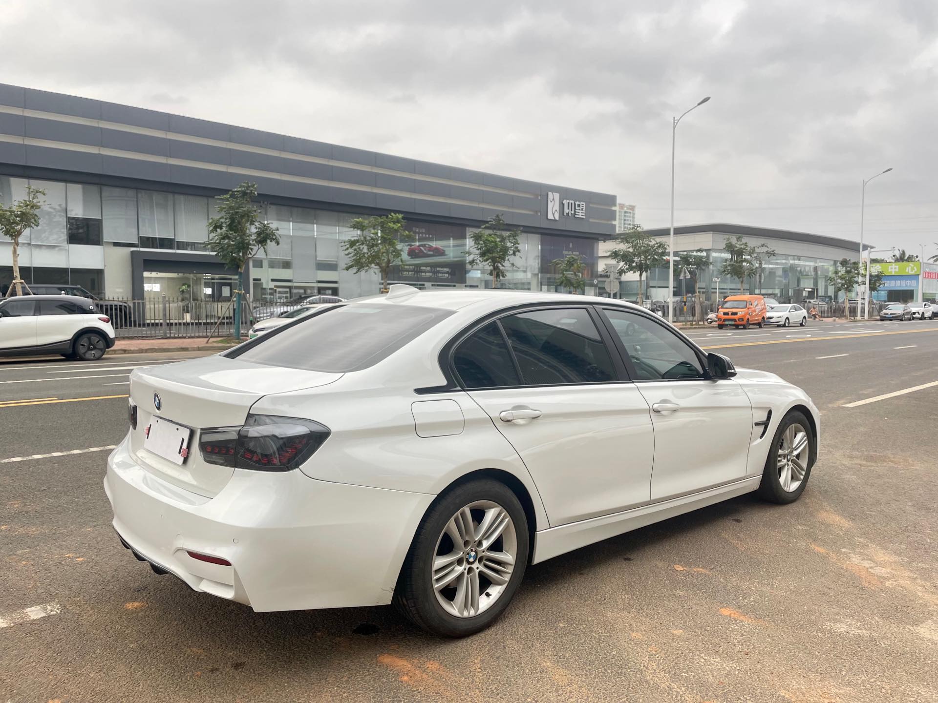 BMW 3 Series 2017 car image #9