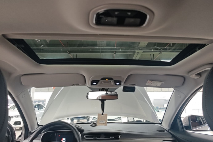 GEELY Emgrand 2021 #18 GEELY Emgrand 2021 car image #18