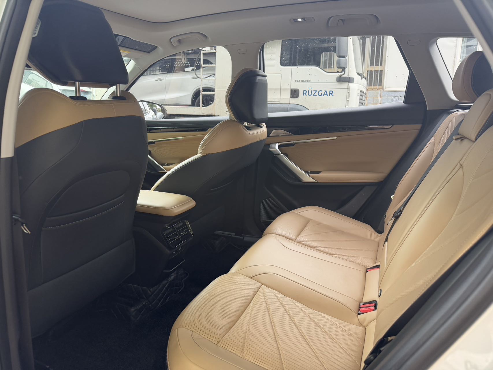 GEELY Boyue L 2022 صورة سيارة #5