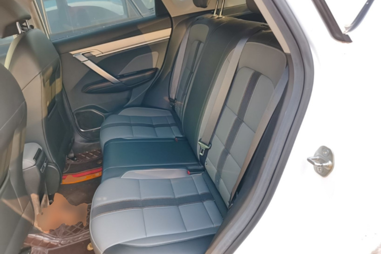 GEELY Coolray 2024 car image #17